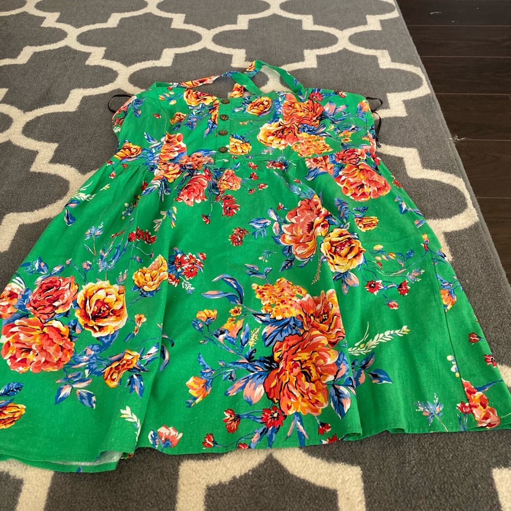 Fun vibrant dress!